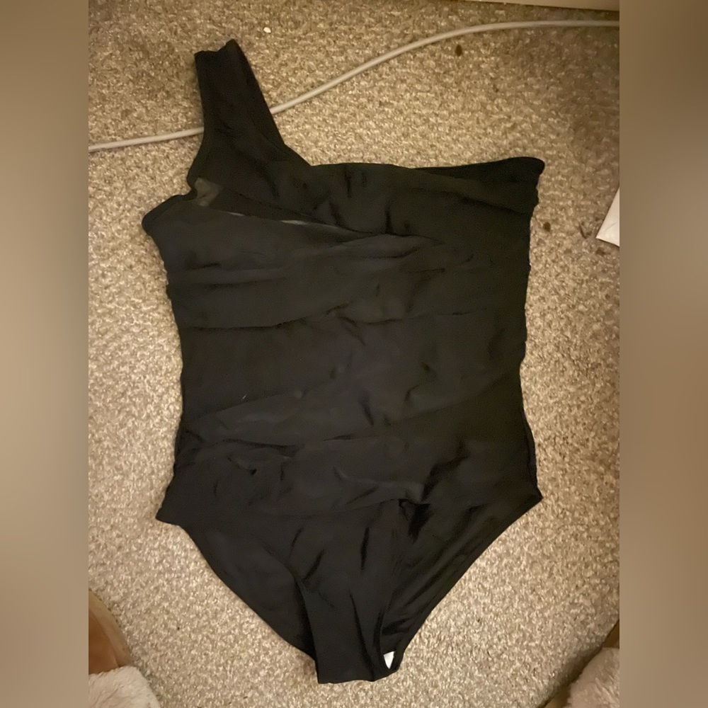 Women’s bathing suit